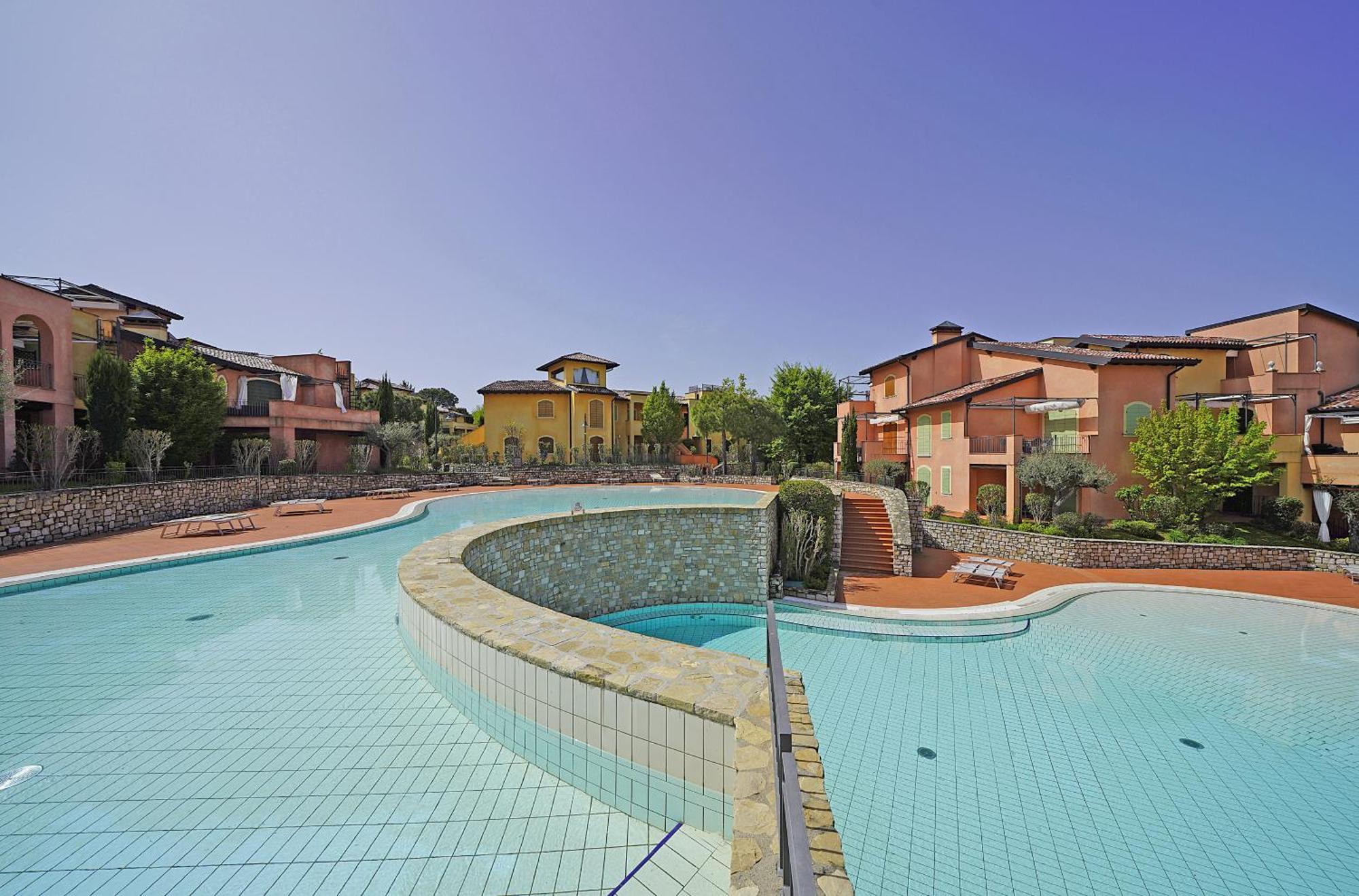 Borgo Del Torchio Apartments By Wonderful Italy Manerba del Garda Dış mekan fotoğraf