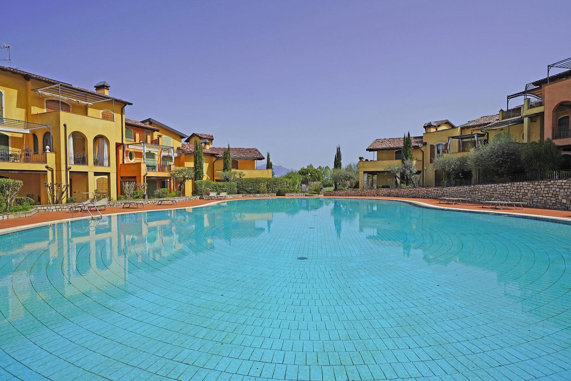 Borgo Del Torchio Apartments By Wonderful Italy Manerba del Garda Dış mekan fotoğraf